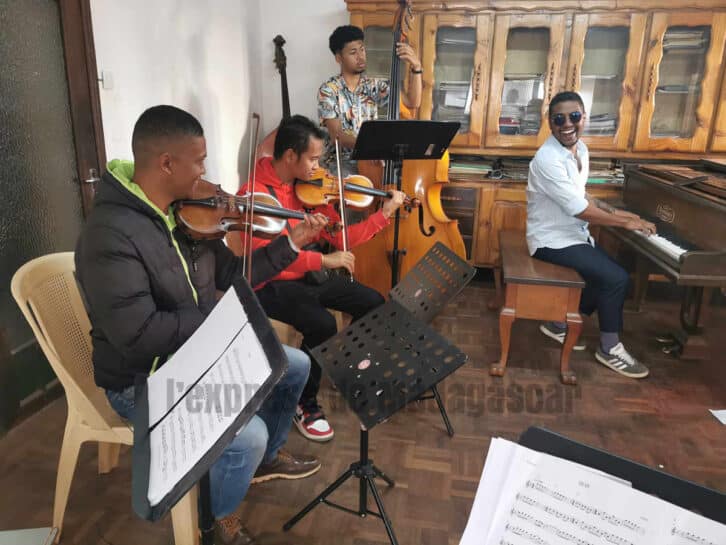 Image à la une de CONCERT – Le groupe Quatuor & Squad en pleine répétition
