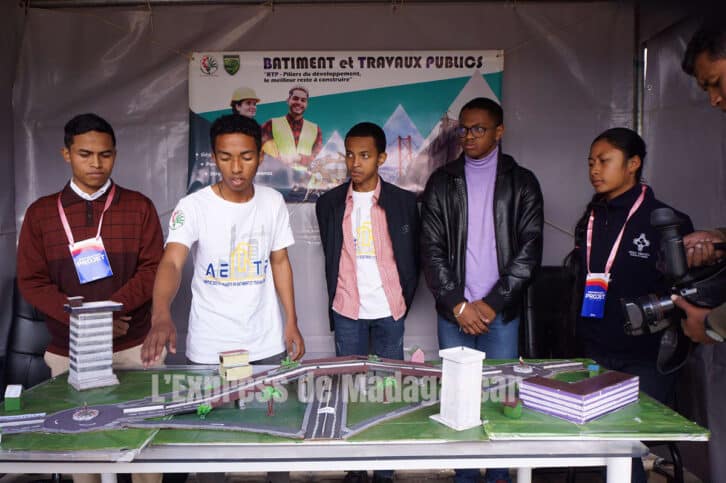 Image à la une de SCIENCES DE LA TERRE – Les étudiants en géosciences manquent de matériel