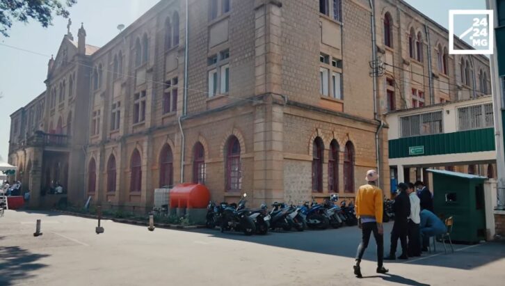 Image à la une de ART ORATOIRE – L’Université catholique de Madagascar en tête du classement mondial de la ligue mondiale de débat interuniversitaire de la Haye