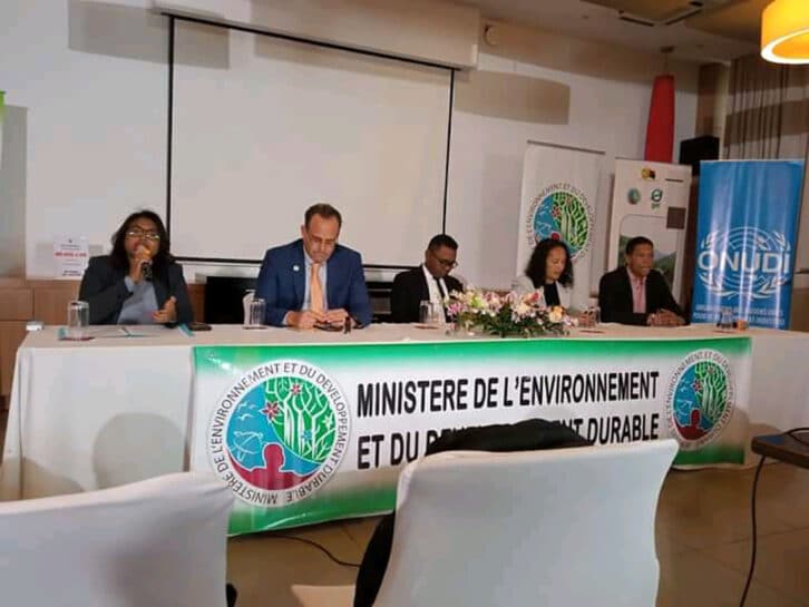 Image à la une de CHANGEMENT CLIMATIQUE  – Deux millions USD pour soutenir les huiles essentielles