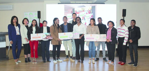 Image à la une de Projet communautaire – Ravinala Airports renforce son engagement sociétal 