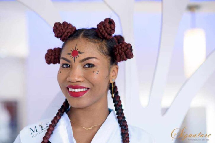 Image à la une de Cyria Olivine Temagnombe : Miss World Madagascar 2024