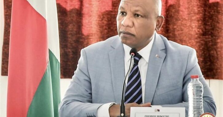 Image à la une de Le Premier ministre face aux problèmes de l’industrialisation et du commerce