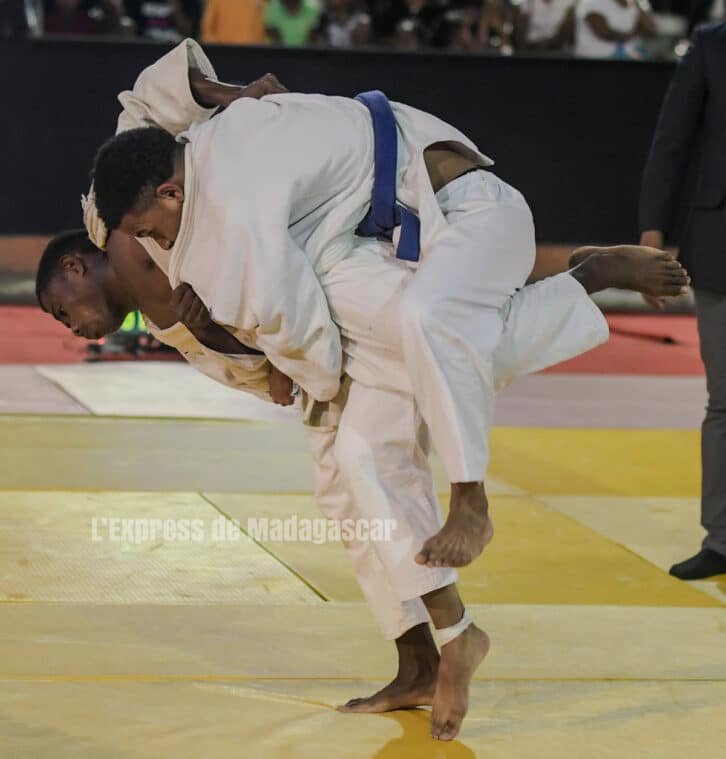 Image à la une de JUDO – TOURNOI DU CAPRICORNE – ESCA confirme chez les jeunes