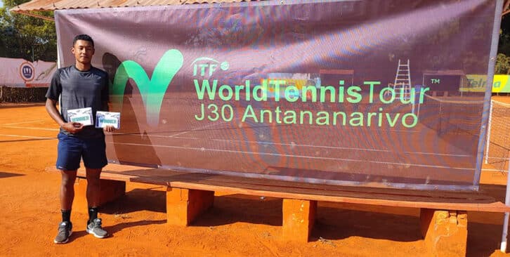 Image à la une de TENNIS – J30 D’ANTANANARIVO  – Mahefa Rakotomalala gagne son premier titre mondial