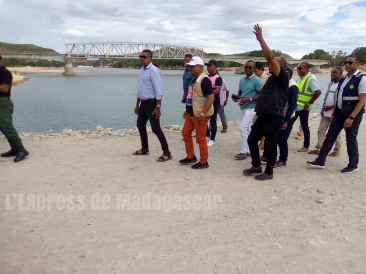 Image à la une de RÉGION DIANA – Le ministre des Travaux publics en visite de chantier sur la RN6