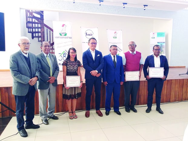 Image à la une de Bâtiment et travaux publics – 90 % des infrastructures construites par des ingénieurs malagasy