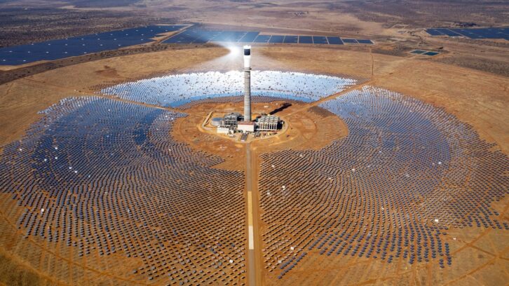 Image à la une de Sinohydro, Acwa, Voltalia… Qui sont les chantres de la révolution solaire en Afrique ?