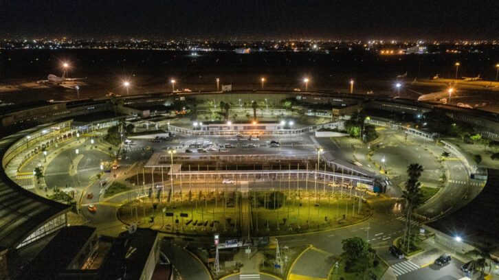 Image à la une de Malgré les soupçons de fraude, le conglomérat indien Adani prépare son méga deal à l’aéroport de Nairobi