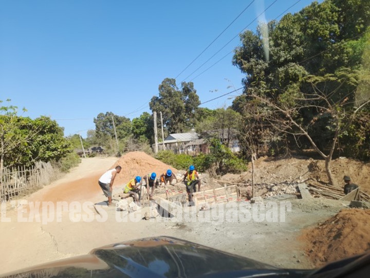 Image à la une de INFRASTRUCTURES – La route se dégrade à Marovoay