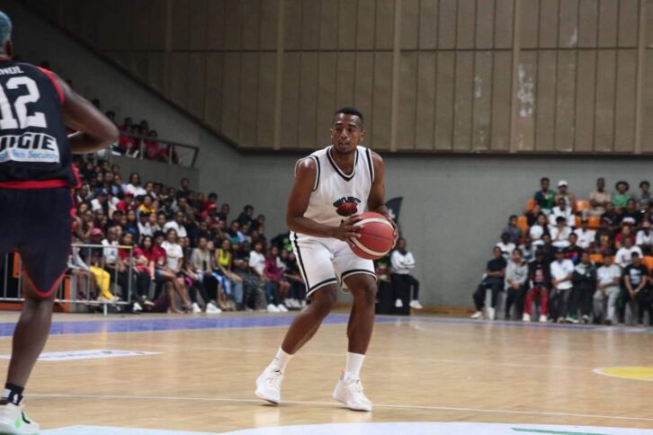 Image à la une de BAKSETBALL – Elly Randriamampionona élu comme MVP du N1A hommes pour la deuxième année consécutive