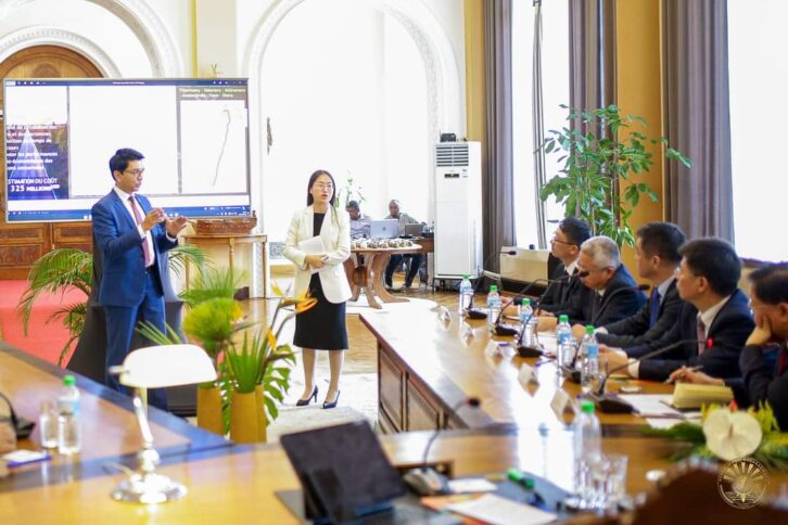 Image à la une de Andry Rajoelina discute des ses grands projets d’infrastructures avec la China Communication Construction Company