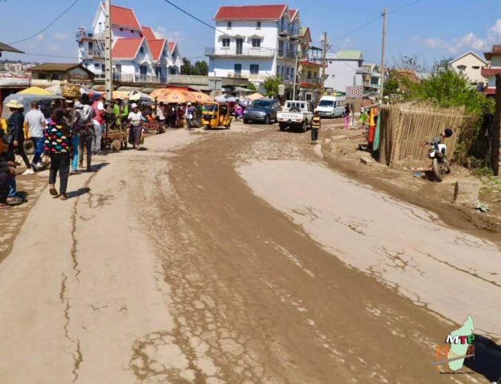 Image à la une de ROUTES NATIONALES – Les points noirs de la RN7 entre Antananarivo et Antsirabe à réparer avant la saison des pluies