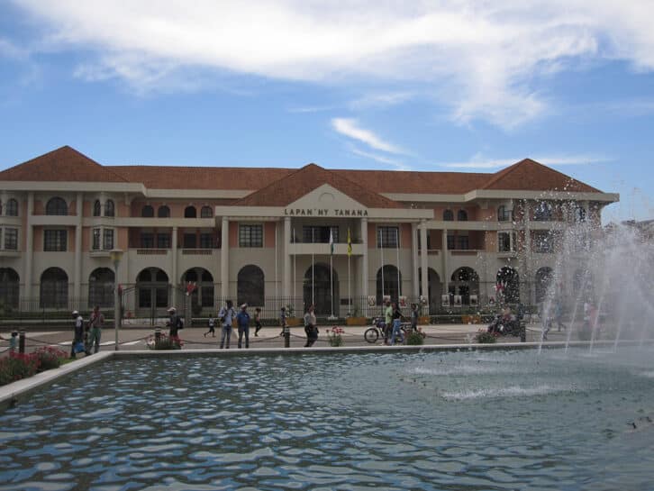 Image à la une de COMMUNE URBAINE D’ANTANANARIVO  – L’Hôtel de Ville en attente d’un nouveau patron
