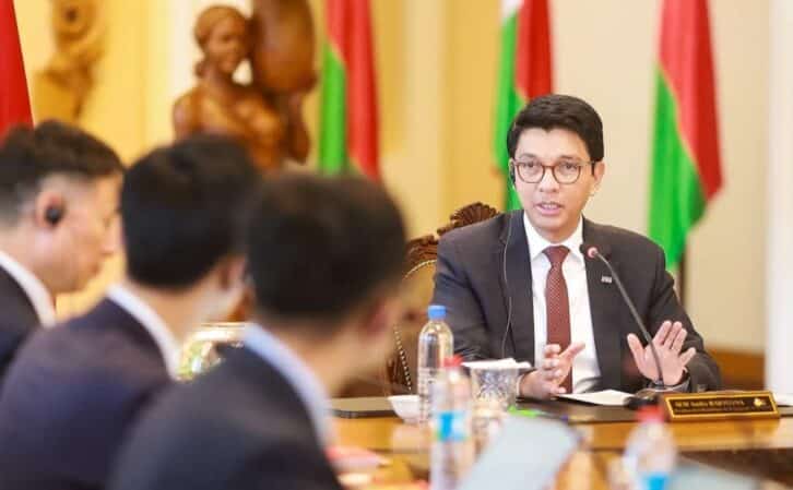 Image à la une de ENERGIE –  Andry Rajoelina mise sur la société chinoise Sany pour développer une usine de fabrication de panneaux solaires