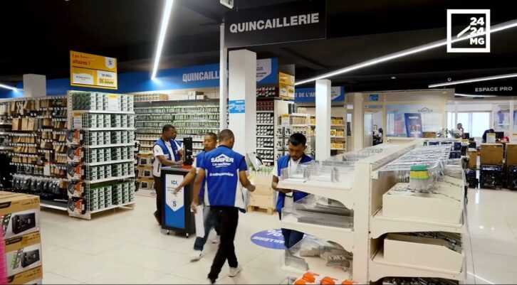 Image à la une de MAGASIN – Sanifer Anosivavaka rouvre ses portes pour une meilleure expérience d’achat.