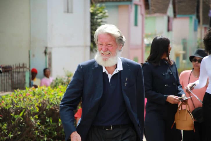 Image à la une de AKAMASOA – Père Pedro change la vie de quarante mille personnes