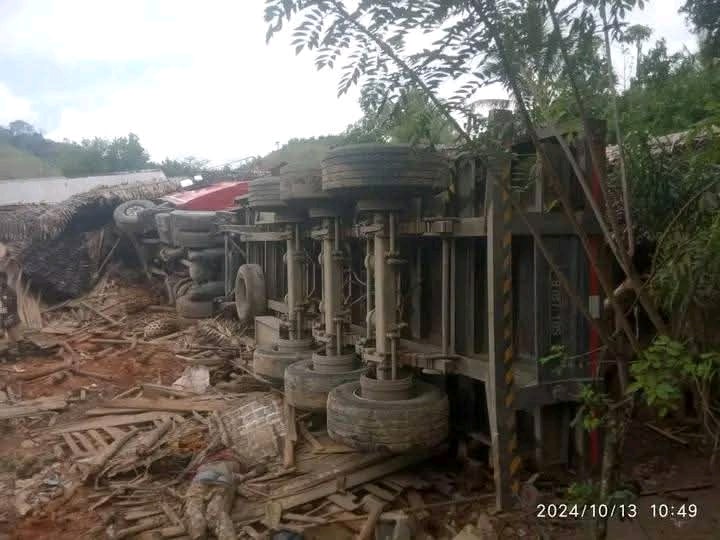 Image à la une de RN2-RANOMAFANA EST – Un camion broie un motard