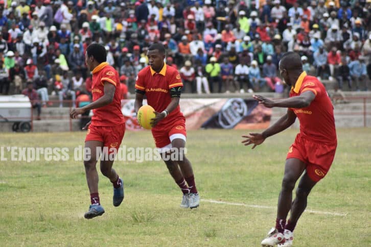 Image à la une de RUGBY À XV – TOP 12  – TFA surclasse Mang’Art