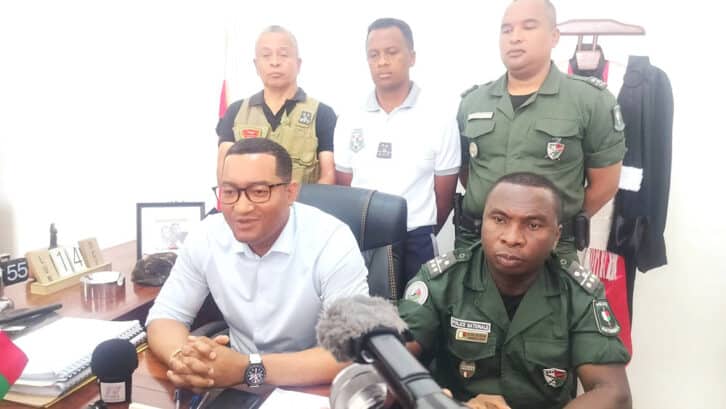 Image à la une de Fanafihana eto Toamasina renivohitra: Olona efatra voasambotra, misy ny mpitandro filaminana