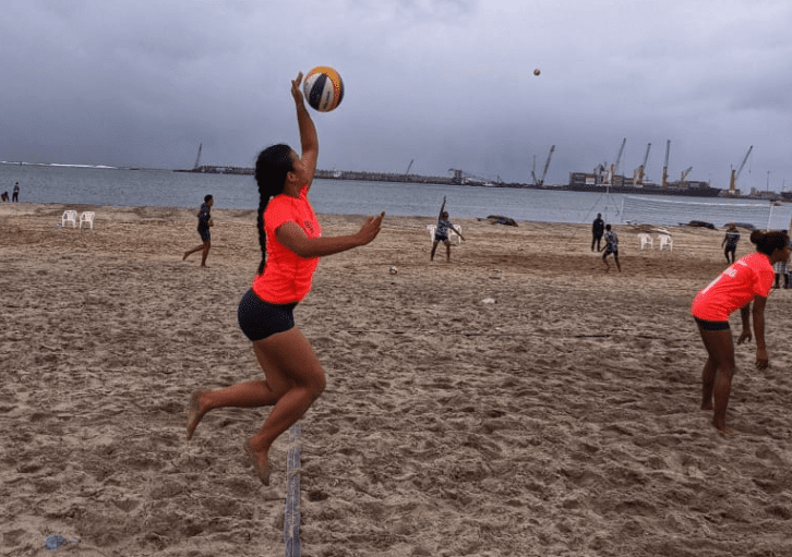 Image à la une de Beach-Volley – ZONE 7 : Quatre équipes alignées par Madagascar.