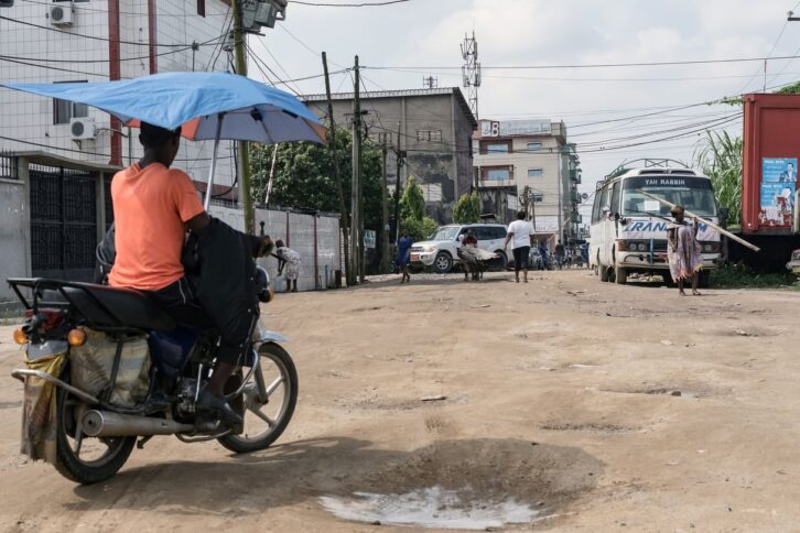 Image à la une de Au Cameroun, Douala viendra-t-elle à bout de ses « Microbes » ?