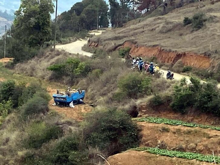 Image à la une de Ambohimalaza : Taxi-brousse nivadika, roa naratra mafy