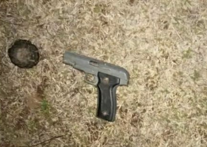 Image à la une de ANDRANOMANELATRA – Un bandit abattu, pistolet à la main