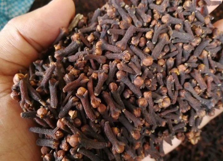 Image à la une de PRODUITS DE RENTES – Une centaine d’exportateurs de girofle agréés