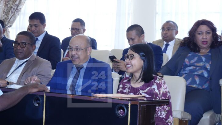 Image à la une de Le gouvernement prévoit de doubler les budgets d’investissements en 2025, selon Rindra Rabarinirinarison