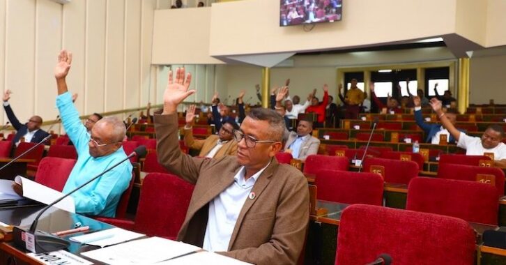 Image à la une de 3 projets de loi relatif à des prêts de plus de 127 millions USD votés à Tsimbazaza