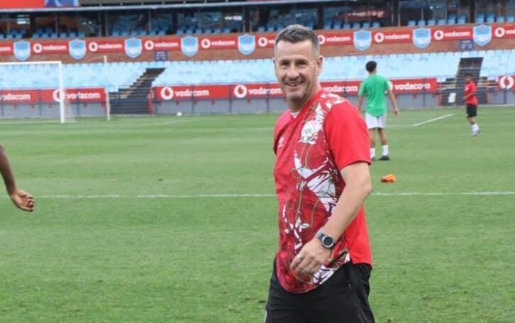 Image à la une de FOOTBALL – Gilles Hugon, entraîneur adjoint, prévu assurer l’intérim à la tête des Barea face aux Cœlacanthes des Comores