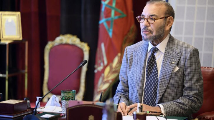 Image à la une de Sahara : Mohammed VI réaffirme la position du Maroc mais tend la main à l’Algérie