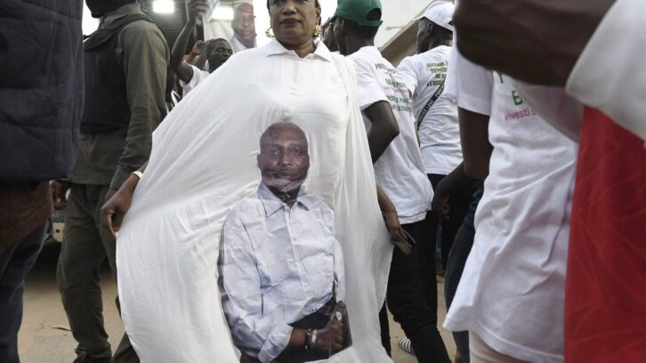 Image à la une de Législatives au Sénégal : Sàmm Sa Kàddu, la « troisième voie » anti-Sonko
