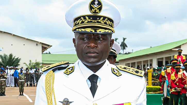 Image à la une de Cameroun : l’affaire du « faux contre-amiral » vire au règlement de compte judiciaire