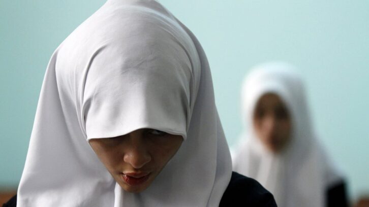 Image à la une de En Libye, les autorités de Tripoli restreignent les droits des femmes au nom de la religion et des « bonnes mœurs »