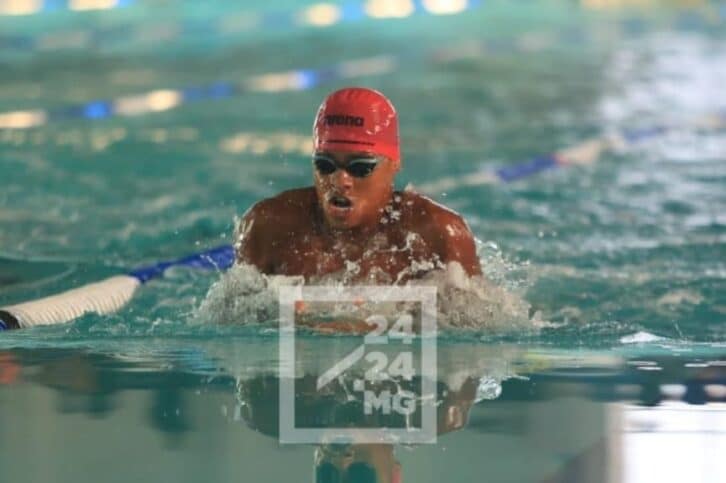 Image à la une de NATATION – Jonathan Raharvel bat de trois secondes le record national de 200m brasse en petit bassin