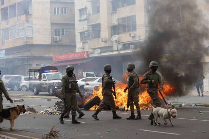 Image à la une de Maputo ville morte, la contestation de la victoire du Frelimo ne faiblit pas