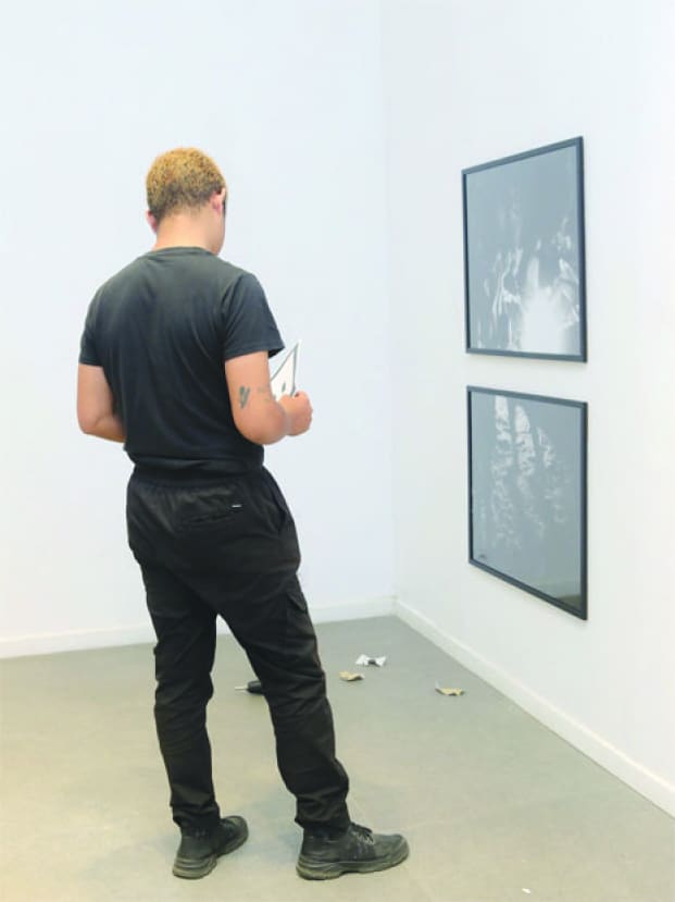Image à la une de Exposition - Andy Rasoloharivony présente son œuvre « Ils gravèrent le sable »