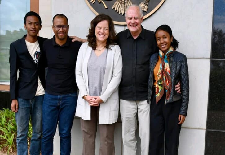 Image à la une de SLAM-POÉSIE  – Marc Kelly Smith arrive à Madagascar