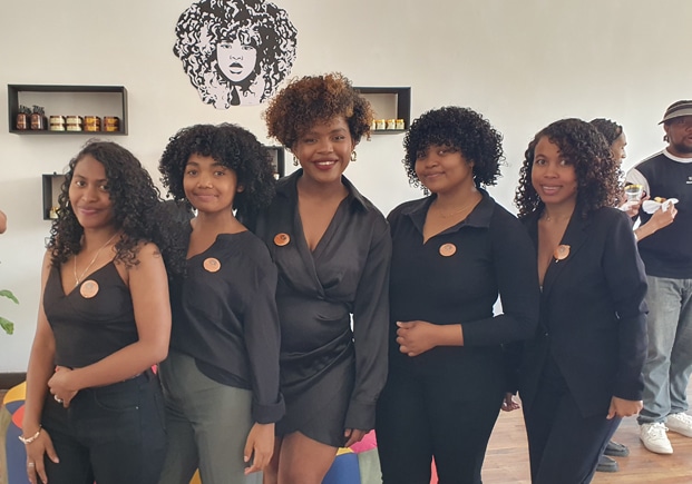 Image à la une de Carine Alida Razanajatovo – Une ancienne championne de kick boxing devenue entrepreneuse