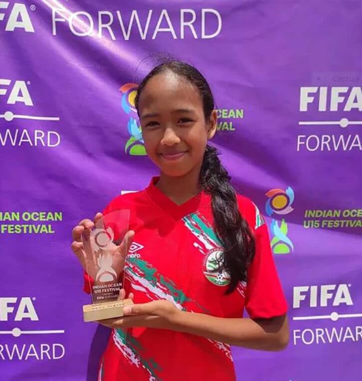Image à la une de KALIANA ORNELA RASOLOFOSON – « Je veux devenir une footballeuse professionnelle »