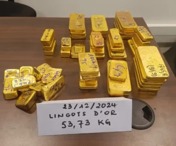 Image à la une de POLE ANTI–CORRUPTION  – Trois individus placés en détention préventive à Tsiafahy dans l’affaire de tentative de trafic de 53 kilos d’or