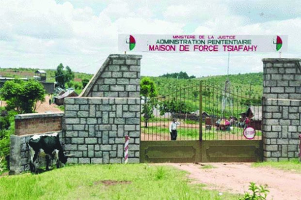 Image à la une de 53,7 kg d’or saisis à Ivato – Les suspects dont 2 fonctionnaires du MAE à Tsiafahy