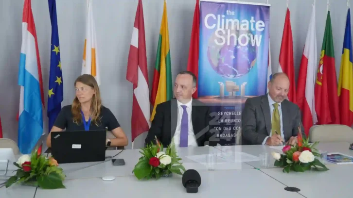Image à la une de CLIMAT – L’événement vidéo interactif “Climate Show” en exposition à Mahamasina