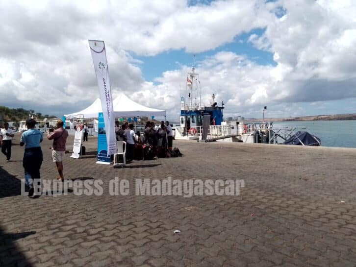 Image à la une de ANTSIRANANA – Le bateau médical Island Reach débarque au port