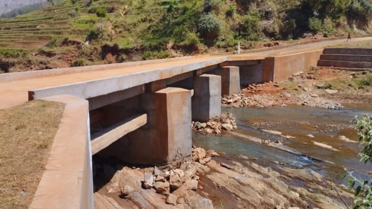 Image à la une de ROUTE – 20 km de piste réhabilité par le programme défi entre Andina et Ihadilanana à Ambositra