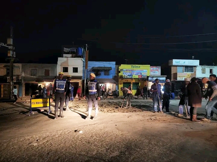 Image à la une de INFRASTRUCTURES ROUTIÈRES À TANA   – Des travaux de réhabilitation réalisés pendant la nuit