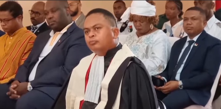 Image à la une de TRIBUNAL ADMINISTRATIF MAHAJANGA   – Le nouveau commissaire intensifie la lutte contre la corruption