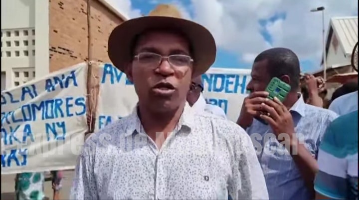 Image à la une de TRANSPORT MARITIME MAHAJANGA-COMORES – L’exportation des marchandises suspendue